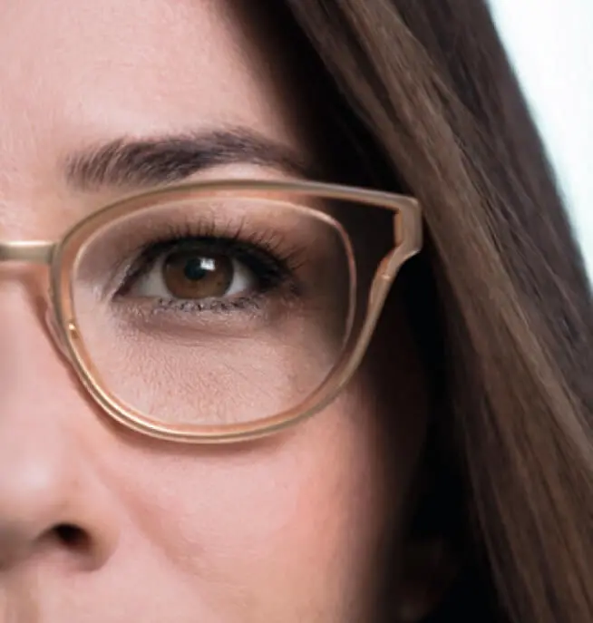 A Essilor fit é possibilita personalizar as lentes e deixando a sua experiencia mais confortável